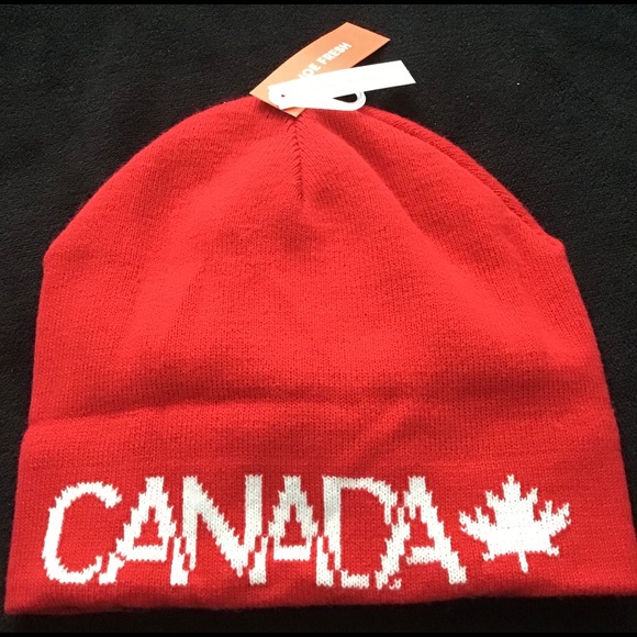 Brand new woollen hats with CANADA 🇨🇦 never worn - Picture 9 of 16